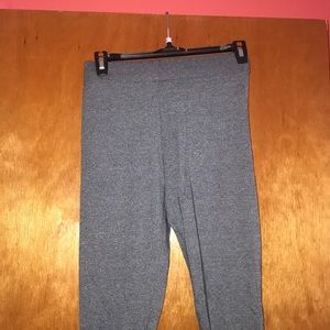 Never worn basic forever 21 leggings!